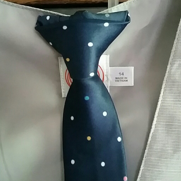 Boys 2 piece suit with tie NWOT - Picture 2 of 6